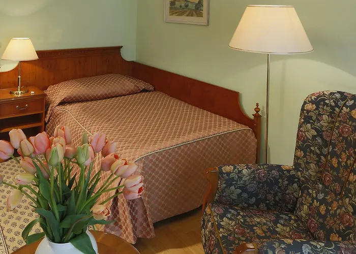 Bristol Отель 4*