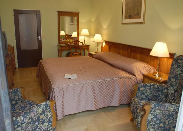 Bristol Hotel KLV