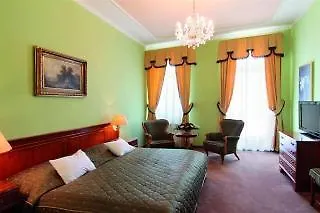 Отель Bristol 4*